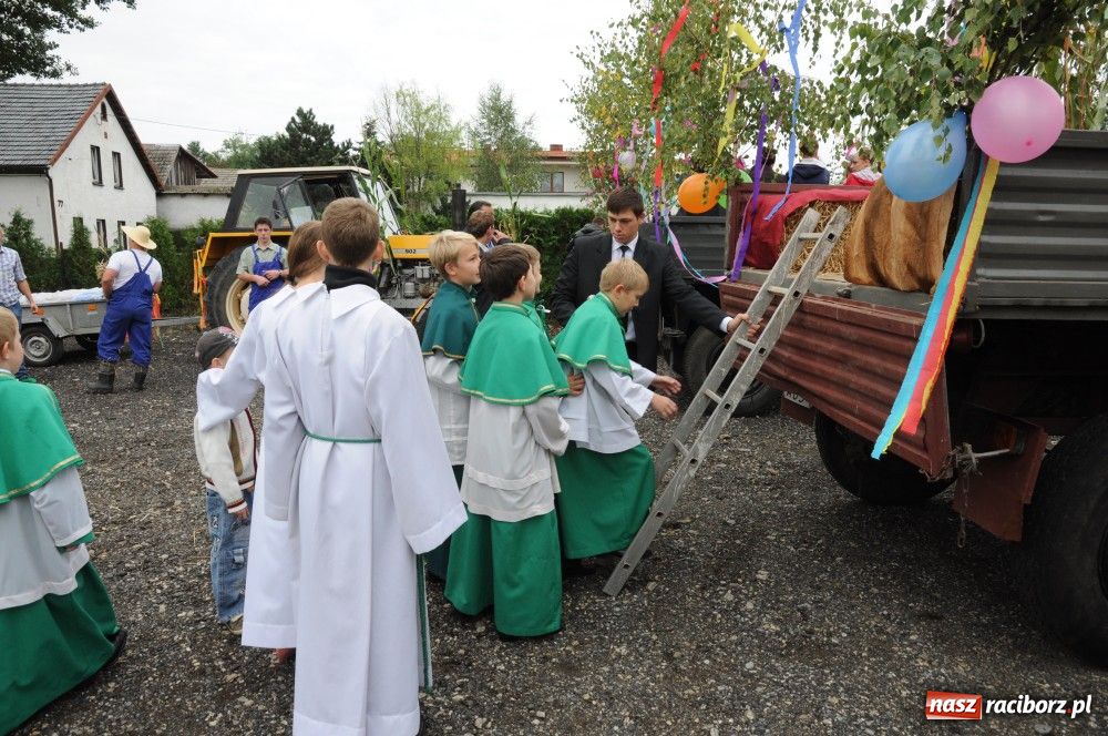 Zdjęcie w galerii na portalu naszraciborz.pl: Pawłów - dożynki na długim dystansie wiadomości z regionu