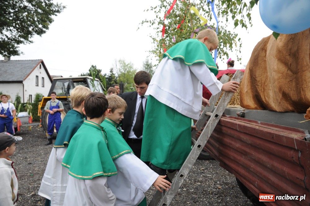 Zdjęcie w galerii na portalu naszraciborz.pl: Pawłów - dożynki na długim dystansie wiadomości z regionu