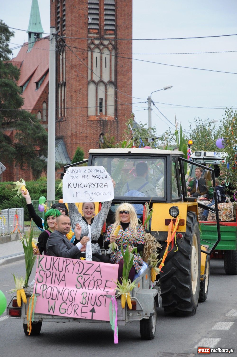 Zdjęcie w galerii na portalu naszraciborz.pl: Pawłów - dożynki na długim dystansie wiadomości z regionu