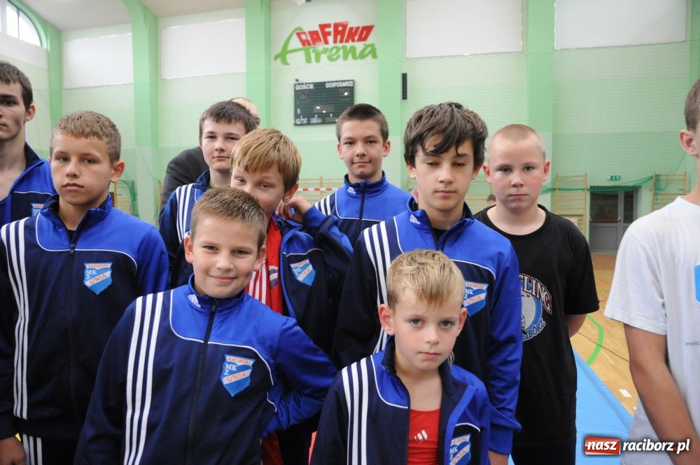 Zdjęcie w galerii na portalu naszraciborz.pl: Zapaśniczy narybek walczył w Arenie wiadomości z regionu