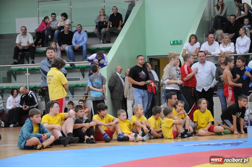 Zdjęcie w galerii na portalu naszraciborz.pl: Zapaśniczy narybek walczył w Arenie wiadomości z regionu