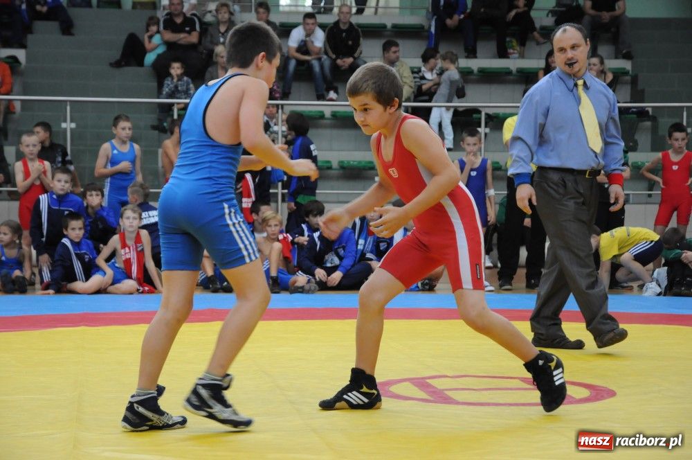 Zdjęcie w galerii na portalu naszraciborz.pl: Zapaśniczy narybek walczył w Arenie wiadomości z regionu