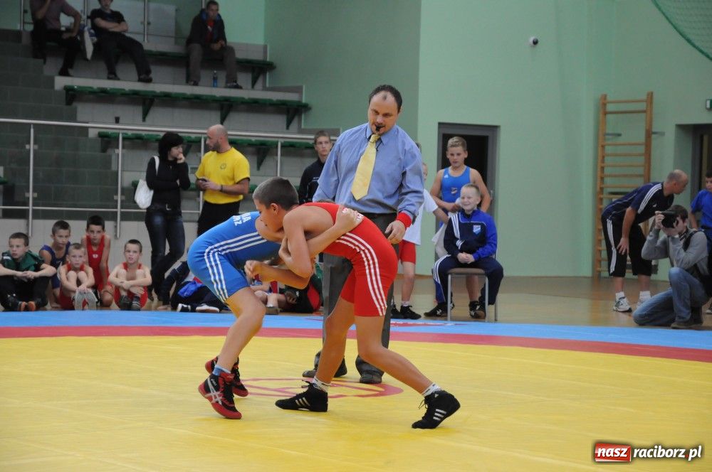 Zdjęcie w galerii na portalu naszraciborz.pl: Zapaśniczy narybek walczył w Arenie wiadomości z regionu