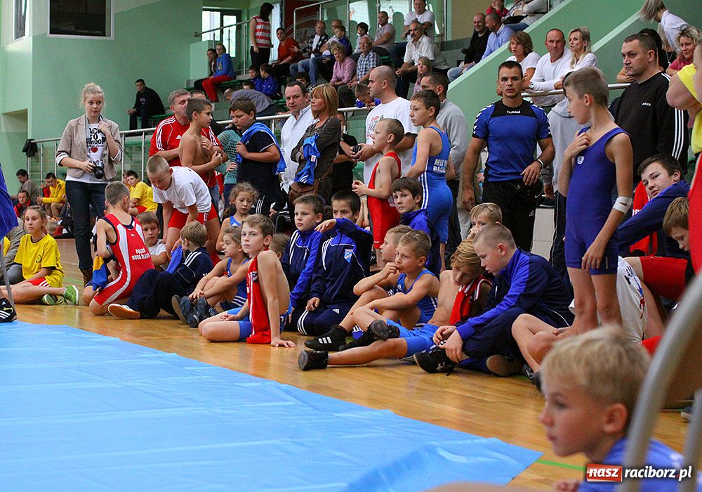 Zdjęcie w galerii na portalu naszraciborz.pl: Zapaśniczy narybek walczył w Arenie wiadomości z regionu