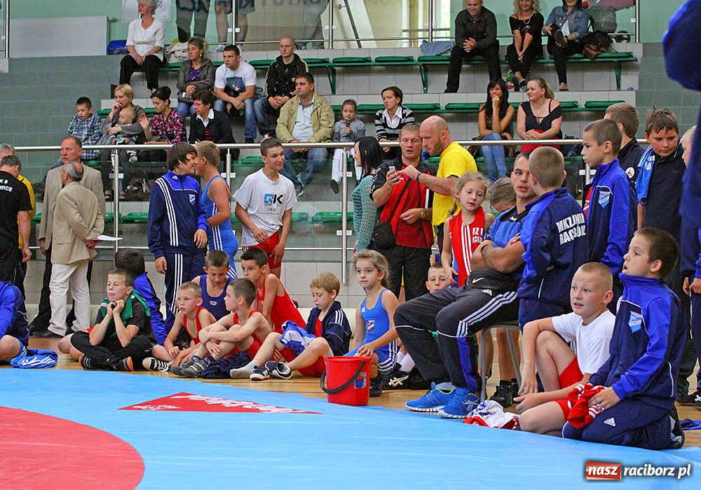 Zdjęcie w galerii na portalu naszraciborz.pl: Zapaśniczy narybek walczył w Arenie wiadomości z regionu