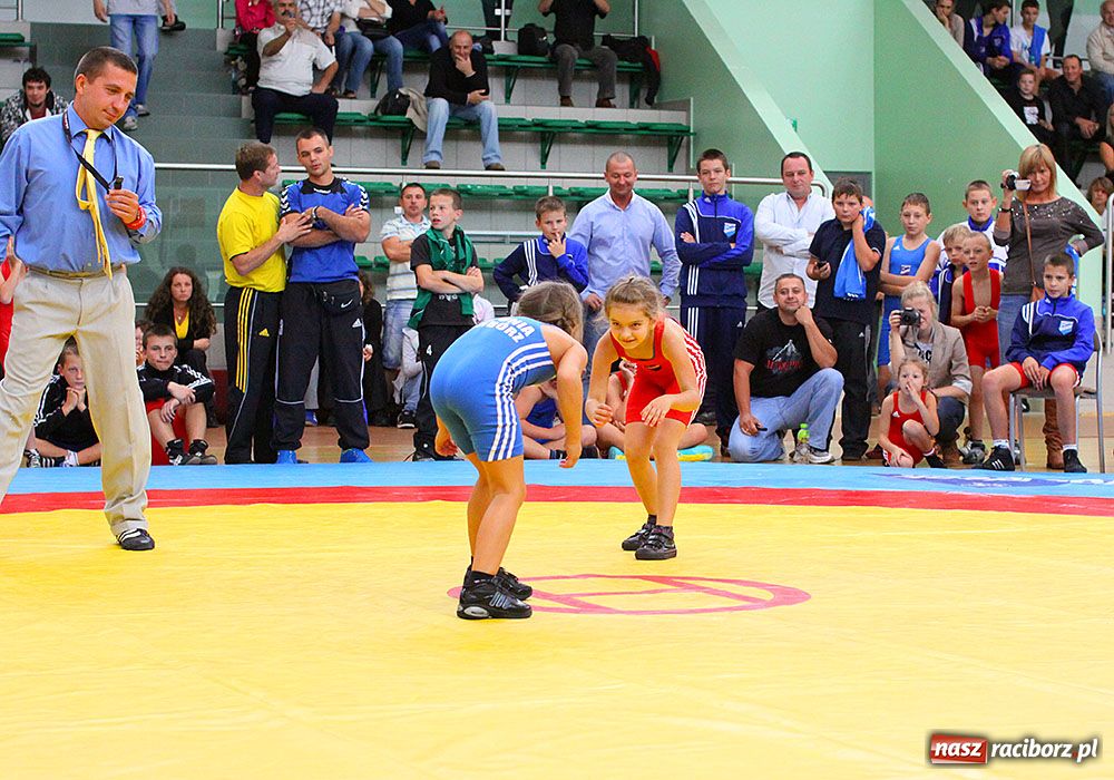 Zdjęcie w galerii na portalu naszraciborz.pl: Zapaśniczy narybek walczył w Arenie wiadomości z regionu