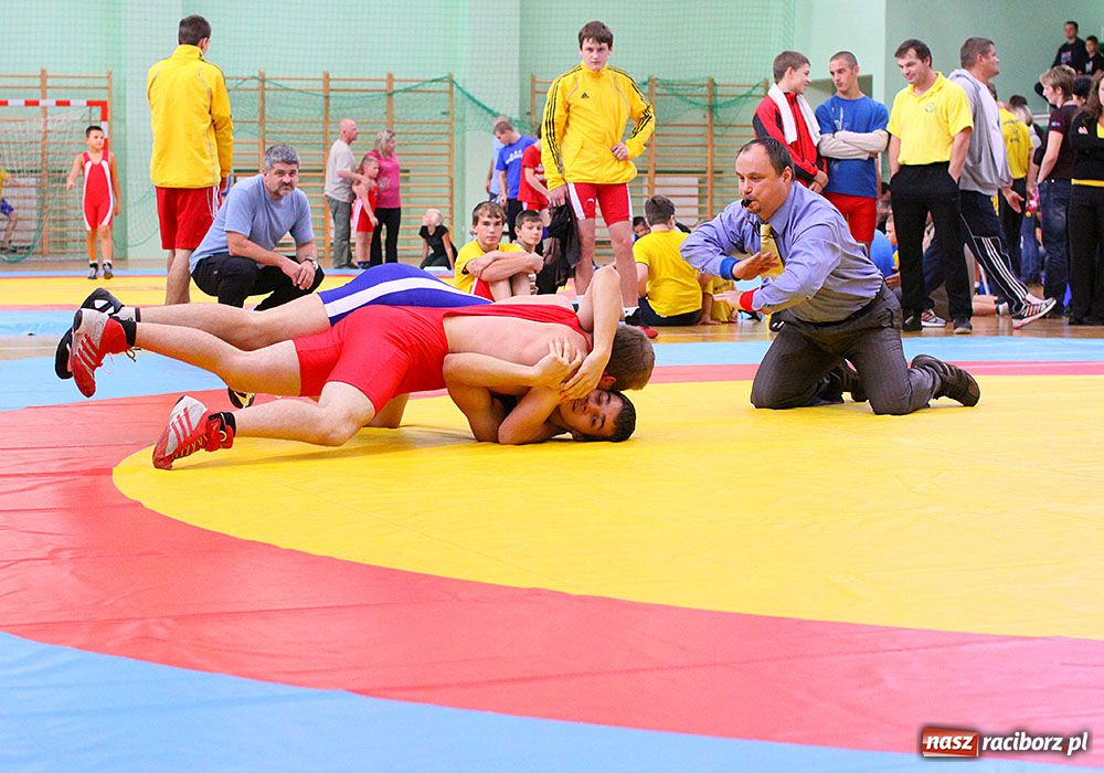 Zdjęcie w galerii na portalu naszraciborz.pl: Zapaśniczy narybek walczył w Arenie wiadomości z regionu