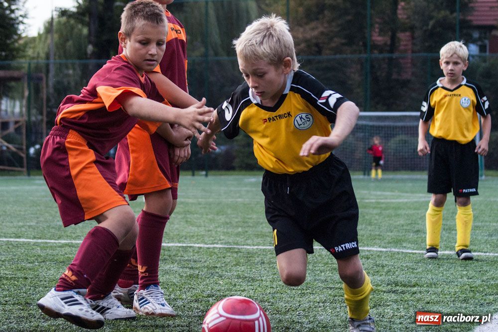 Zdjęcie w galerii na portalu naszraciborz.pl: Spóźniona Nędza pokonała Markowice wiadomości z regionu