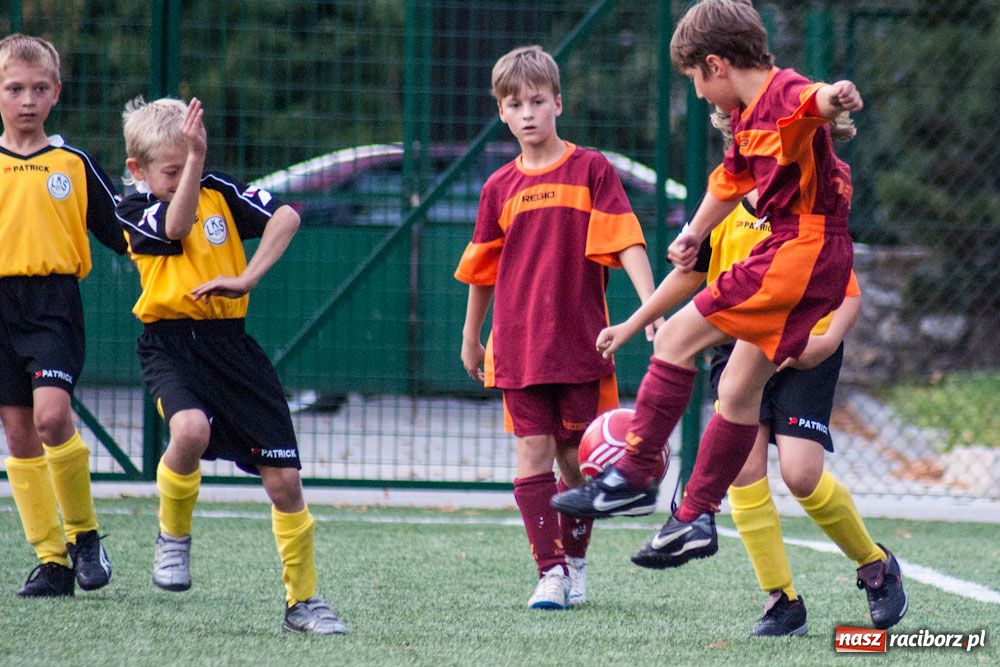 Zdjęcie w galerii na portalu naszraciborz.pl: Spóźniona Nędza pokonała Markowice wiadomości z regionu