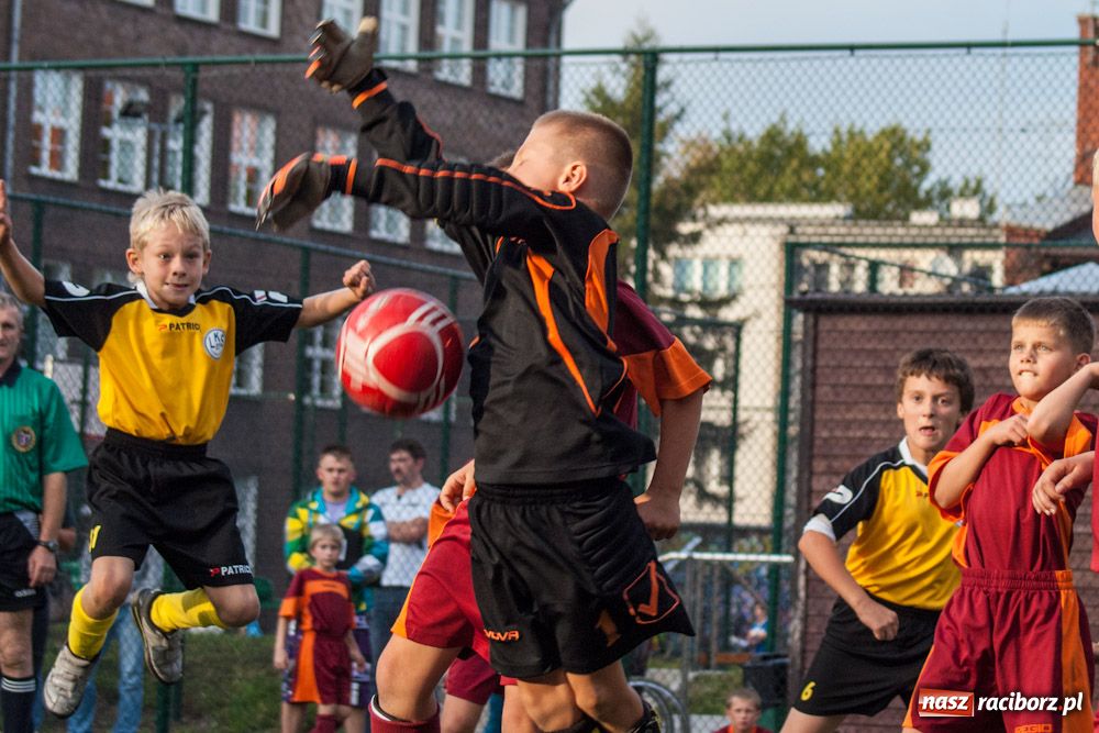 Zdjęcie w galerii na portalu naszraciborz.pl: Spóźniona Nędza pokonała Markowice wiadomości z regionu