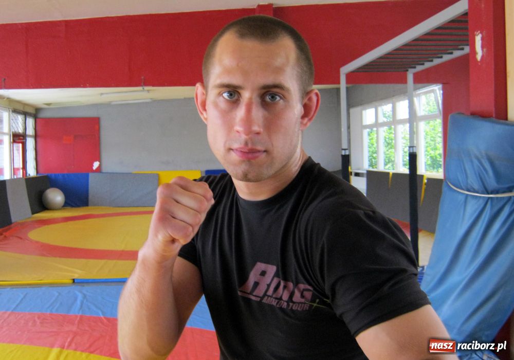 Zdjęcie w galerii na portalu naszraciborz.pl: Raciborzanie na gali Powrót Gladiatorów wiadomości z regionu