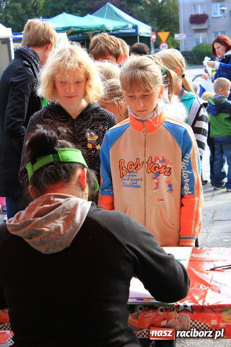Zdjęcie w galerii na portalu naszraciborz.pl: Pikinik ekologiczny na placu Długosza wiadomości z regionu