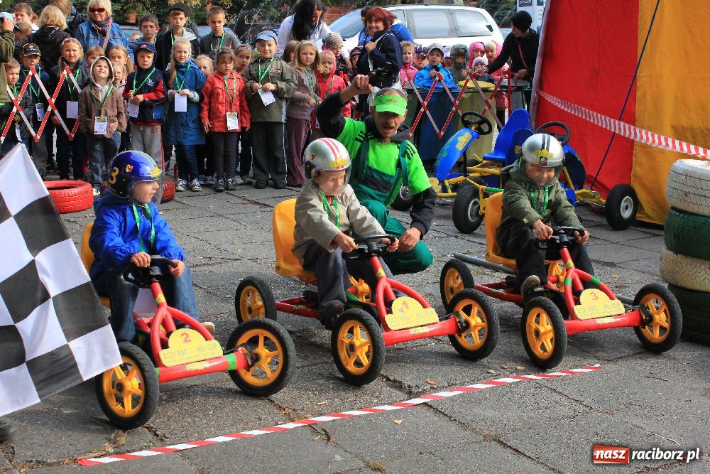 Zdjęcie w galerii na portalu naszraciborz.pl: Pikinik ekologiczny na placu Długosza wiadomości z regionu