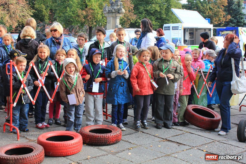 Zdjęcie w galerii na portalu naszraciborz.pl: Pikinik ekologiczny na placu Długosza wiadomości z regionu