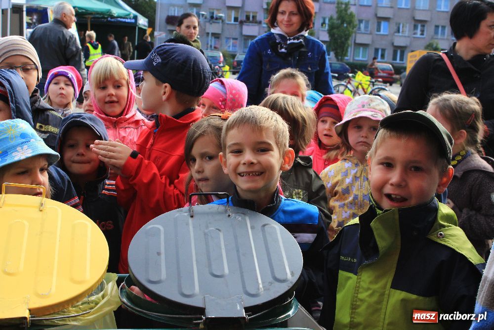 Zdjęcie w galerii na portalu naszraciborz.pl: Pikinik ekologiczny na placu Długosza wiadomości z regionu