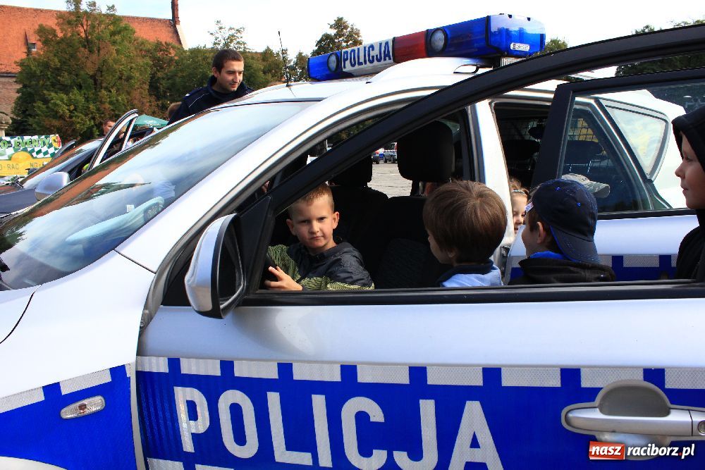 Zdjęcie w galerii na portalu naszraciborz.pl: Pikinik ekologiczny na placu Długosza wiadomości z regionu