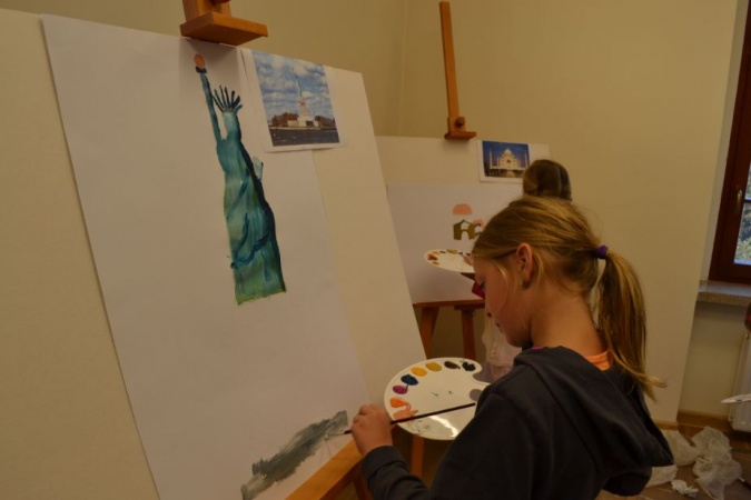 Zdjęcie w galerii na portalu naszraciborz.pl: Sławne budowle świata powstają na zamku wiadomości z regionu