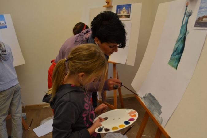 Zdjęcie w galerii na portalu naszraciborz.pl: Sławne budowle świata powstają na zamku wiadomości z regionu