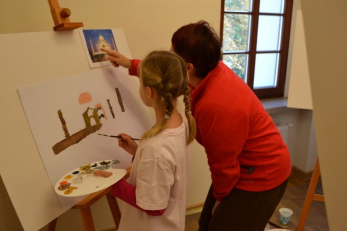 Zdjęcie w galerii na portalu naszraciborz.pl: Sławne budowle świata powstają na zamku wiadomości z regionu