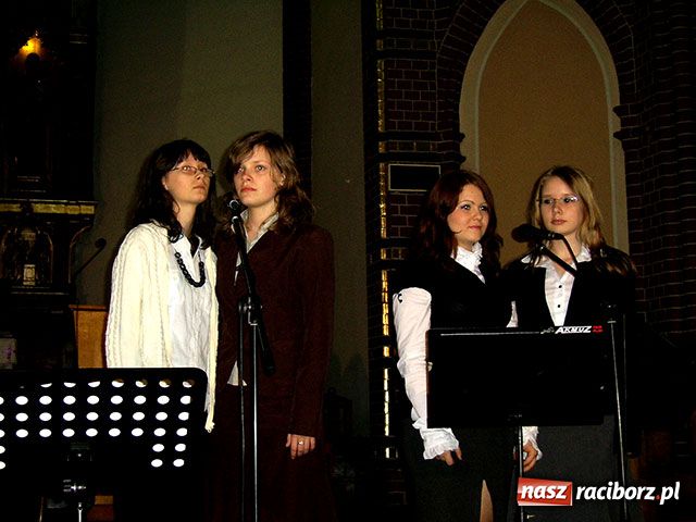 Zdjęcie w galerii na portalu naszraciborz.pl: Raciborscy artyści Janowi Pawłowi II wiadomości z regionu