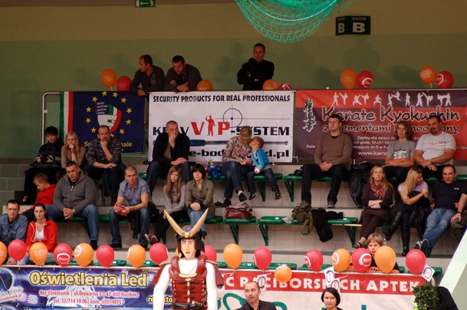 Zdjęcie w galerii na portalu naszraciborz.pl: Sztuki walki królowały w Arenie Rafako wiadomości z regionu