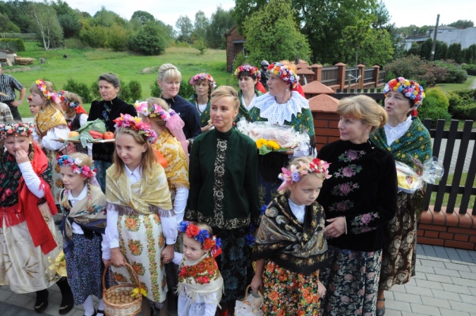 Zdjęcie w galerii na portalu naszraciborz.pl: W Raszczycach dożynkami powitali jesień wiadomości z regionu