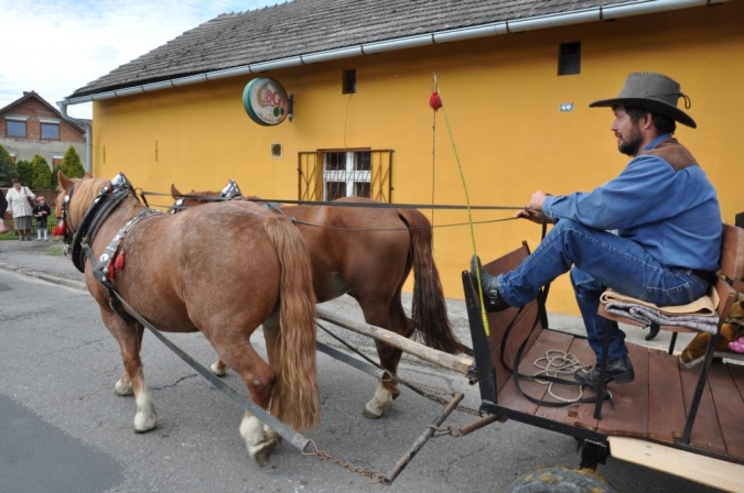 Zdjęcie w galerii na portalu naszraciborz.pl: W Raszczycach dożynkami powitali jesień wiadomości z regionu