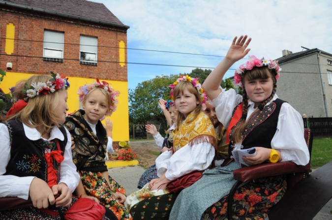 Zdjęcie w galerii na portalu naszraciborz.pl: W Raszczycach dożynkami powitali jesień wiadomości z regionu