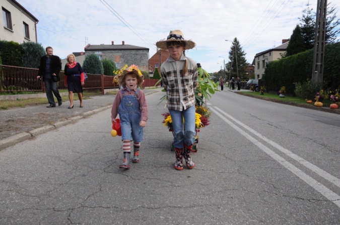 Zdjęcie w galerii na portalu naszraciborz.pl: W Raszczycach dożynkami powitali jesień wiadomości z regionu