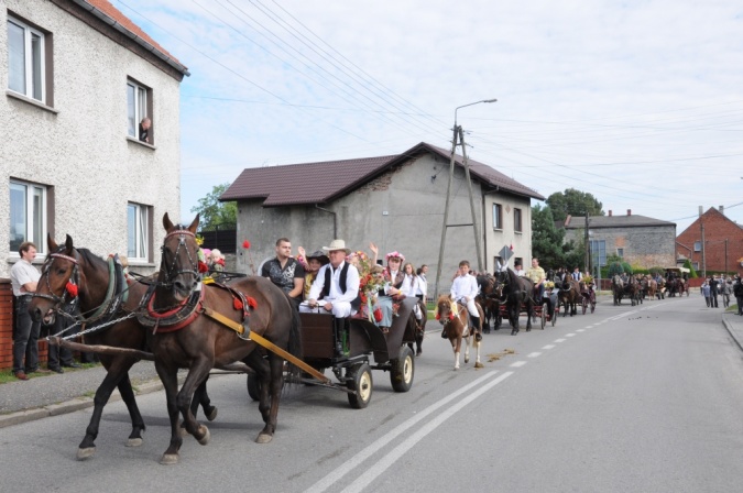 Zdjęcie w galerii na portalu naszraciborz.pl: W Raszczycach dożynkami powitali jesień wiadomości z regionu