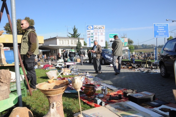 Zdjęcie w galerii na portalu naszraciborz.pl: Rekordowy jarmark na granicy wiadomości z regionu