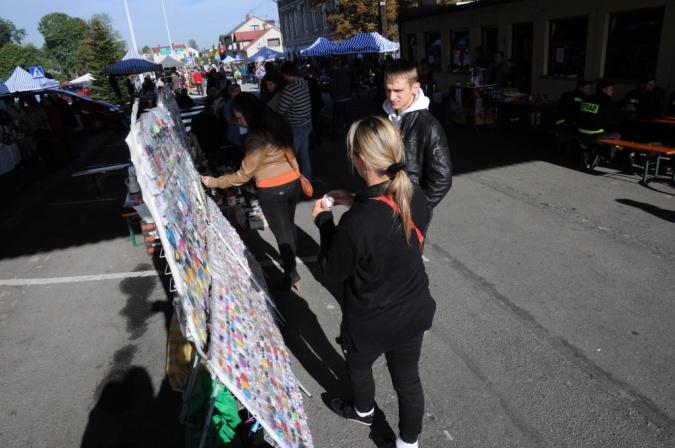 Zdjęcie w galerii na portalu naszraciborz.pl: Rekordowy jarmark na granicy wiadomości z regionu
