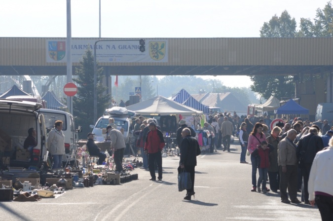 Zdjęcie w galerii na portalu naszraciborz.pl: Rekordowy jarmark na granicy wiadomości z regionu