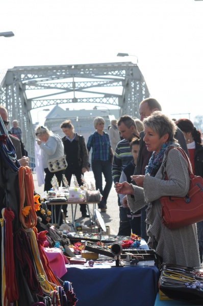 Zdjęcie w galerii na portalu naszraciborz.pl: Rekordowy jarmark na granicy wiadomości z regionu