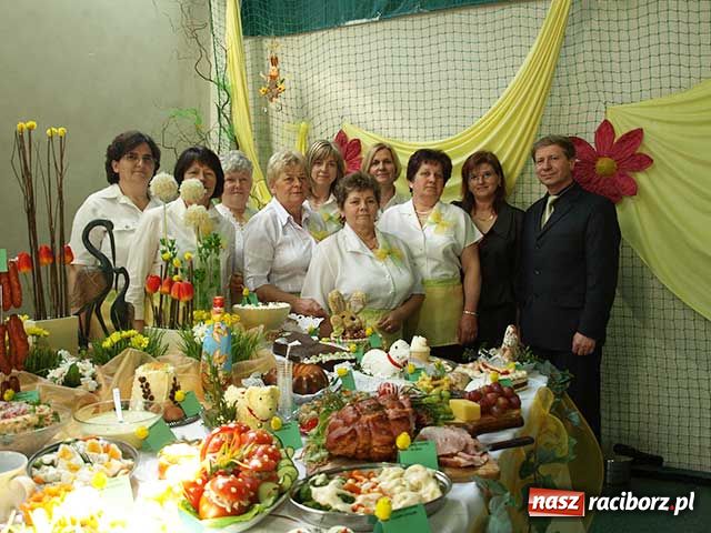 Zdjęcie w galerii na portalu naszraciborz.pl: Nędza tuczy, czyli powiatowy pokaz jadła wiadomości z regionu