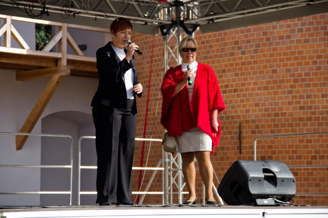 Zdjęcie w galerii na portalu naszraciborz.pl: Wernisaż na zamku - sławne budowle świata wiadomości z regionu