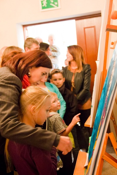 Zdjęcie w galerii na portalu naszraciborz.pl: Wernisaż na zamku - sławne budowle świata wiadomości z regionu