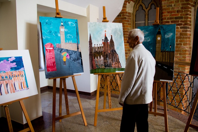 Zdjęcie w galerii na portalu naszraciborz.pl: Wernisaż na zamku - sławne budowle świata wiadomości z regionu