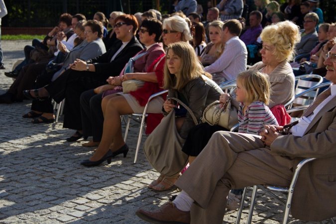 Zdjęcie w galerii na portalu naszraciborz.pl: Wernisaż na zamku - sławne budowle świata wiadomości z regionu