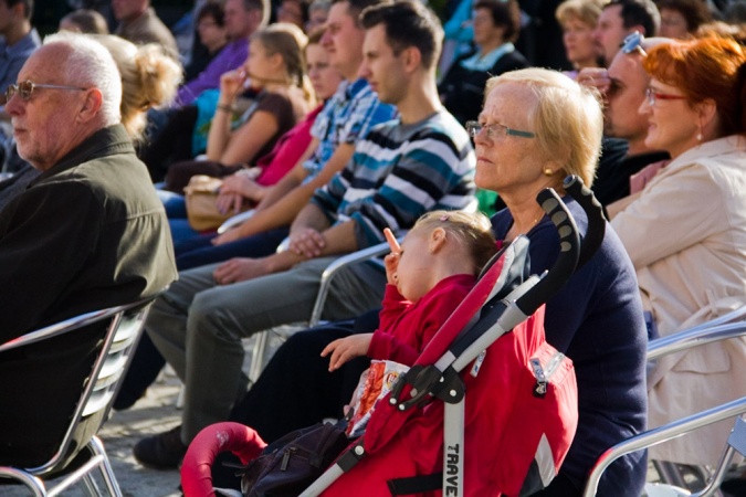 Zdjęcie w galerii na portalu naszraciborz.pl: Wernisaż na zamku - sławne budowle świata wiadomości z regionu