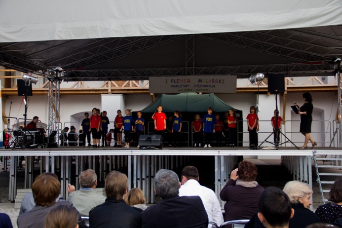 Zdjęcie w galerii na portalu naszraciborz.pl: Wernisaż na zamku - sławne budowle świata wiadomości z regionu