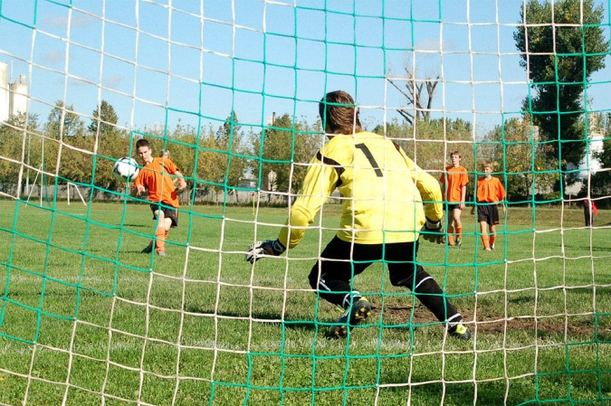 Zdjęcie w galerii na portalu naszraciborz.pl: Nieudana pogoń bramkarza Rafako wiadomości z regionu