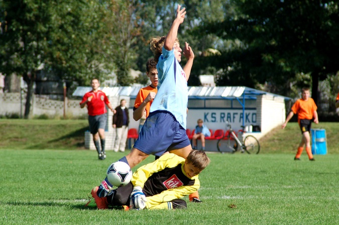 Zdjęcie w galerii na portalu naszraciborz.pl: Nieudana pogoń bramkarza Rafako wiadomości z regionu