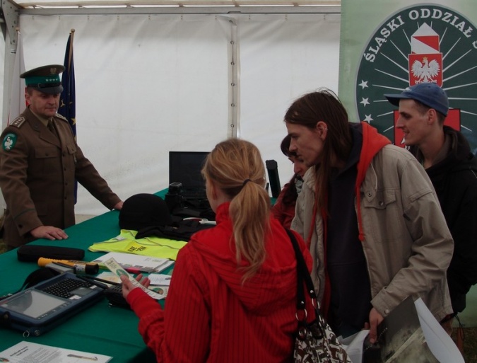 Zdjęcie w galerii na portalu naszraciborz.pl: Śląski Oddział Straży Granicznej z Raciborza na Dniach NATO w Ostrawie wiadomości z regionu