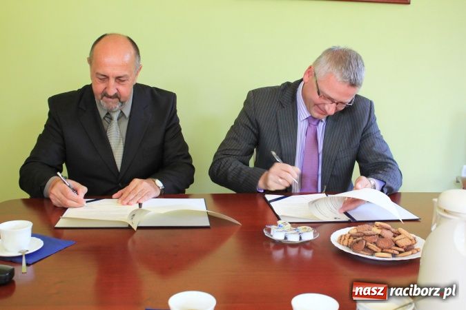 Zdjęcie w galerii na portalu naszraciborz.pl: Podpisali umowę o wzajemnej współpracy wiadomości z regionu