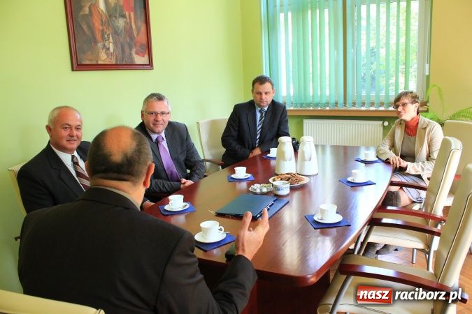 Zdjęcie w galerii na portalu naszraciborz.pl: Podpisali umowę o wzajemnej współpracy wiadomości z regionu