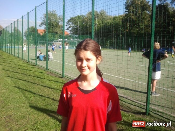 Zdjęcie w galerii na portalu naszraciborz.pl: Futbolistki z Pawłowa mierzą w turniej w stolicy wiadomości z regionu