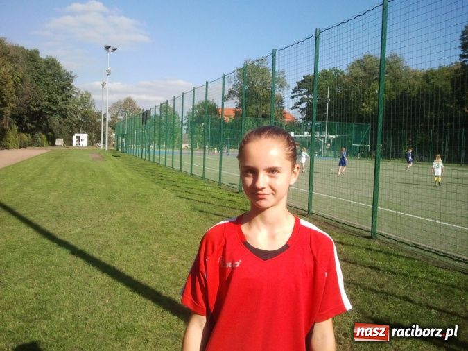 Zdjęcie w galerii na portalu naszraciborz.pl: Futbolistki z Pawłowa mierzą w turniej w stolicy wiadomości z regionu