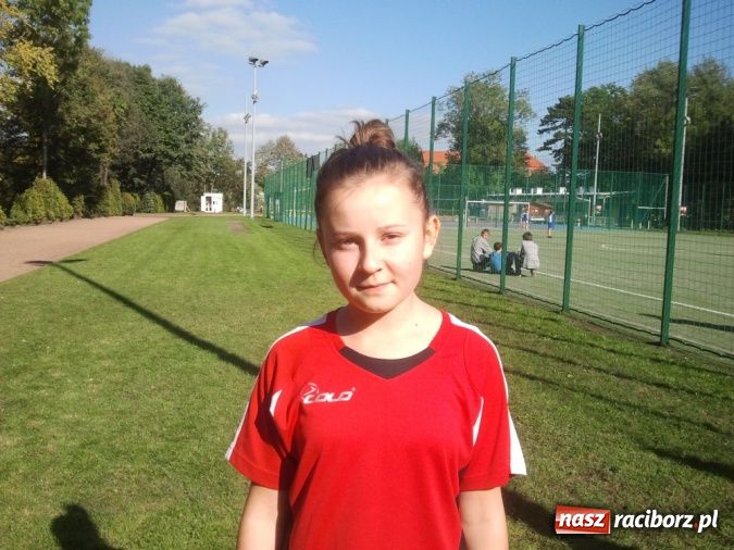 Zdjęcie w galerii na portalu naszraciborz.pl: Futbolistki z Pawłowa mierzą w turniej w stolicy wiadomości z regionu