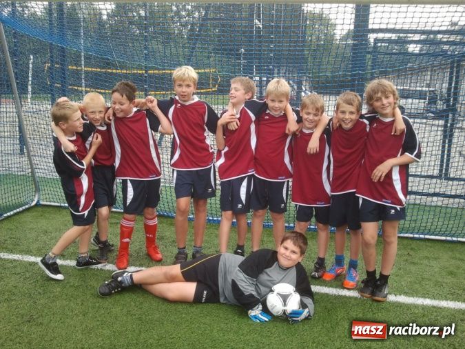 Zdjęcie w galerii na portalu naszraciborz.pl: Futbolistki z Pawłowa mierzą w turniej w stolicy wiadomości z regionu